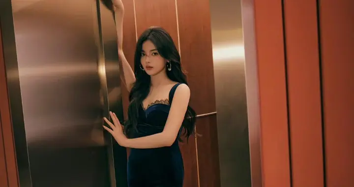 杨超越：锦鲤小姐姐的一组美腿妆造图集 ​​​