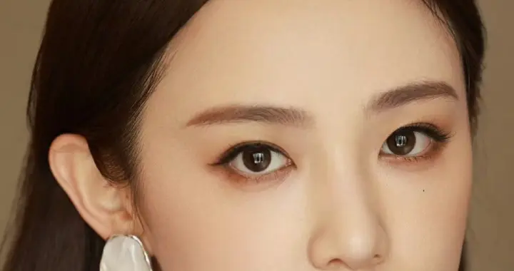 吴佳怡穿搭壁纸，一袭黑色长裙穿搭