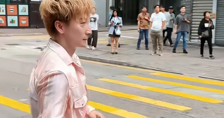 方力申被调侃姨化，是造型翻车还是中年常态？