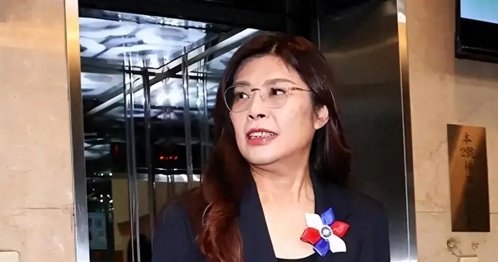 郑丽文交底，4县拉响警报，1县危险，宋楚瑜不装了，不简单