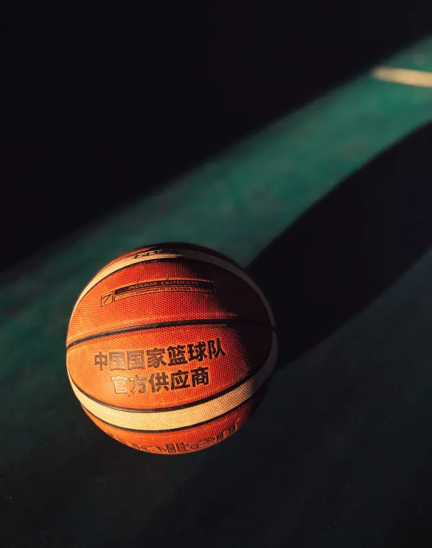 2026年8月13日晚，中国男篮在佛山与乌拉圭男篮的热身赛，赢得极为惊...