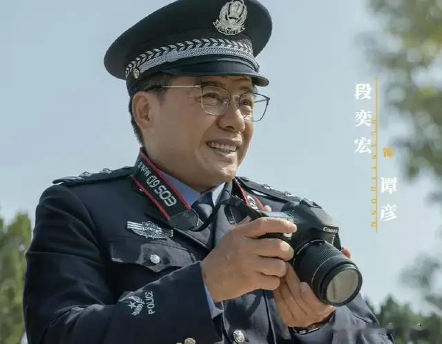 硬汉段奕宏演文职，“刑法教科书”阿如那演队长，《藏锋》杀青！