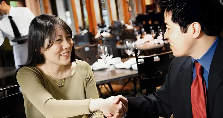 广州离谱婚恋纠纷！女子雇前男友办婚礼，事后拒不归还20万彩礼
