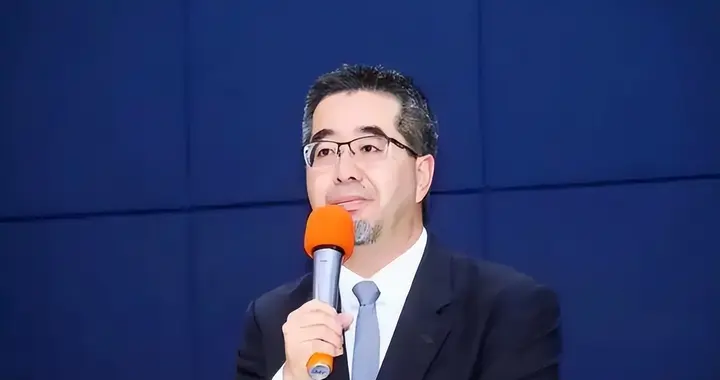 郑丽文猛攻致日右翼冒汗！7:2战局掀巨浪，一句话吓破胆？