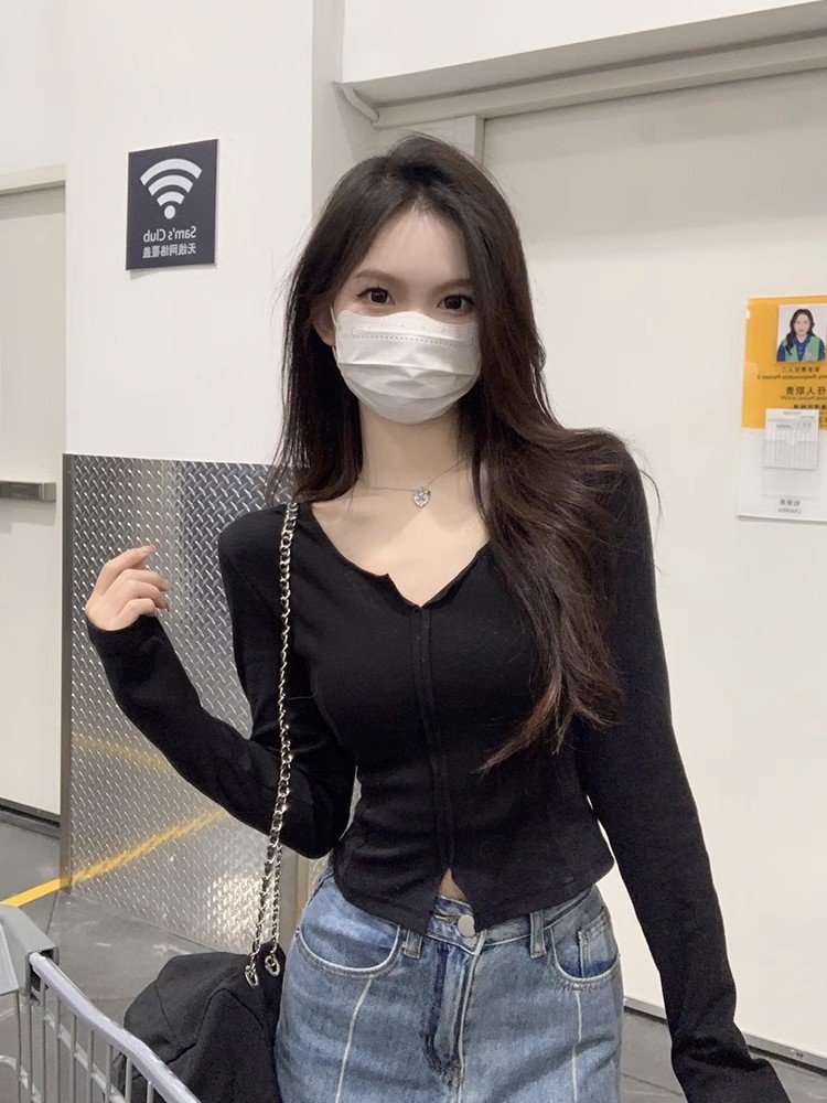 春秋款辣妹黑色打底衫女V领短款上衣设计感