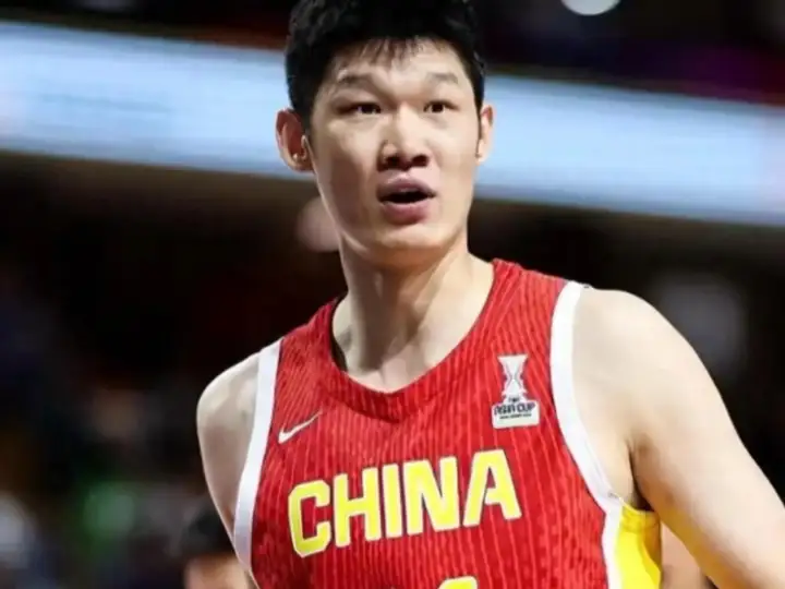 杨毅：胡金秋不是纯5在广厦打了一辈子4