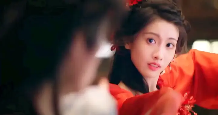 好一个替身文学，只因她有着白月光一样的痣