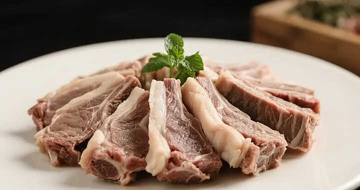 糖尿病一口羊肉不能碰？医生忠告：不想血糖飙升，这5物管住嘴