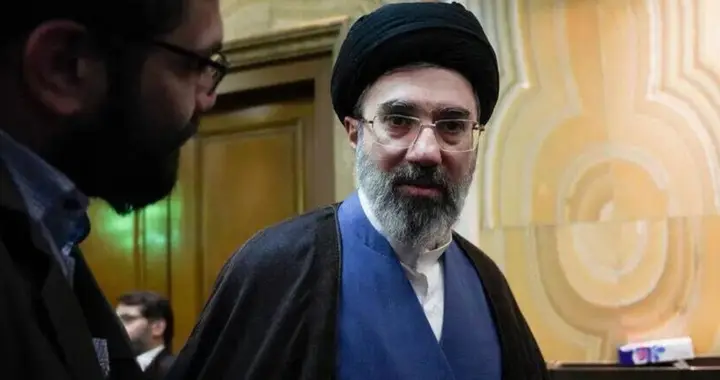 伊朗出现大量逃兵？两国国旗进伊朗，小哈梅消失，普京早已致贺电