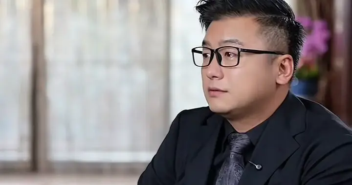 沈南回忆张雪峰追悼会细节！雪峰妈妈哭了，大家就突然绷不住了！