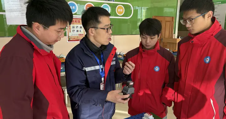 探寻有实力的PLC培训基地，价格和口碑哪个重要