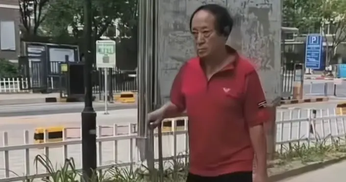 万万没想到，折腾半生倾家荡产的牛群，被美国毕业的儿子这样对待