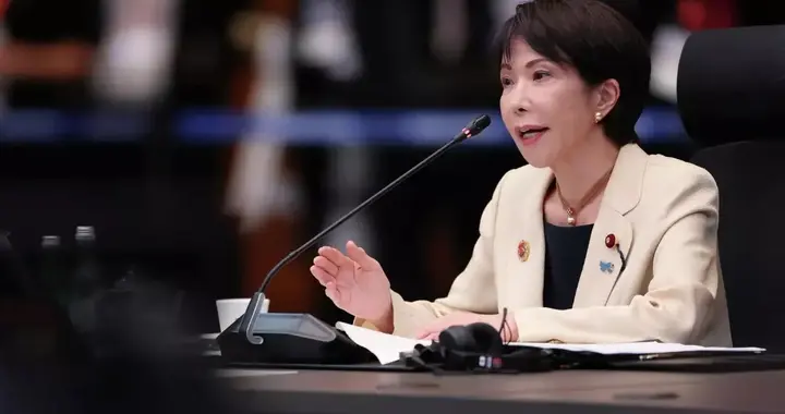 眼看高市扛不住，最大靠山出来解围，中方雷霆出击直接打出组合拳