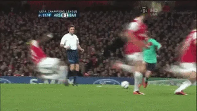 泰来188：梅西这个挑球躲避滑铲的动作看