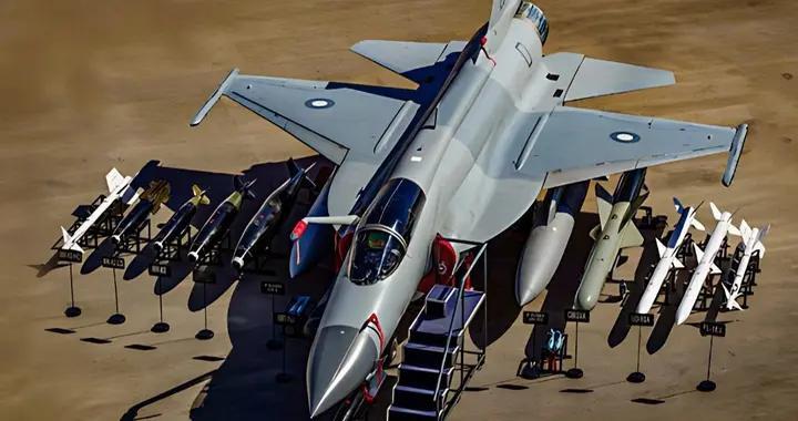 多国抢购“枭龙”，四代机性能不如歼10，为什么突然热销了？