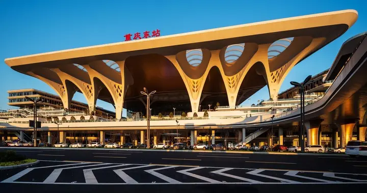 重庆东站修得太大太浪费？我告诉你，这恰恰是最高明的一步棋