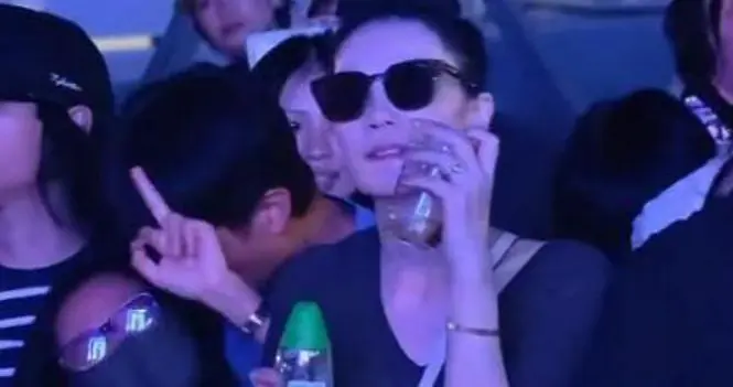 王菲风波升级，男闺蜜Rayn被嘲越界，难怪网友期待锋芝复合