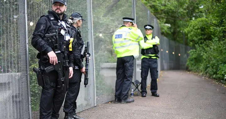 不敢跟欧盟加关税，就在海关找场子？英国这套算盘，中方看穿了