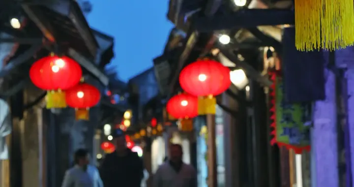 求求你们，别再糟蹋古镇了！