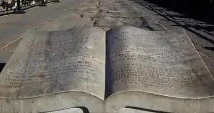 二战最丑恶嘴脸，帮着日本侵略我国，战后又说自己是最大受害者？