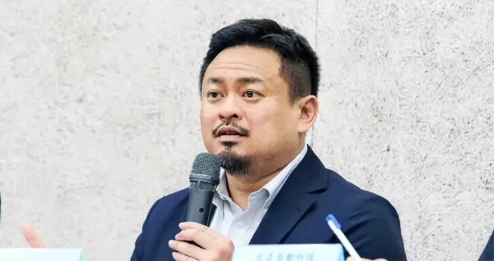 大陆送的邀请函，台湾接了，台当局虽措辞强硬，真有好处跑得最快