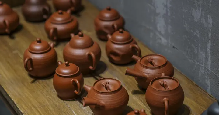 别人的紫砂壶越养越美？5个关键细节，90%的人都没做对！