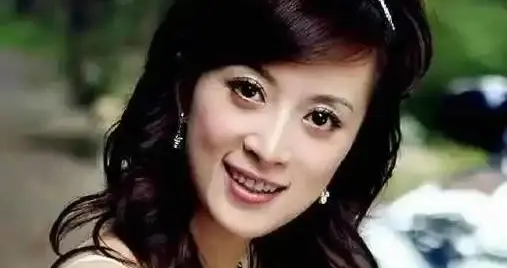 明星金巧巧入驻头条写文章，单篇稿费上万元！自曝靠运气脱颖而出