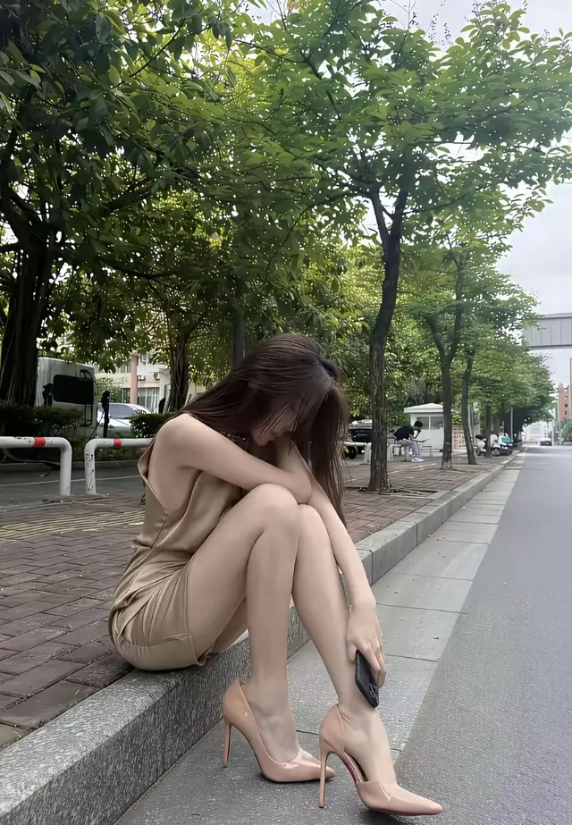 人到中年，懂得风雨同舟，最深的爱，带着修补的痕迹。