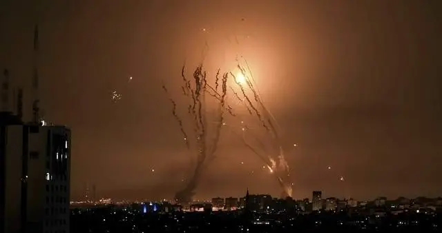 局面失控！美以轰炸伊能源设施！革命卫队将打击中东三国石油设施