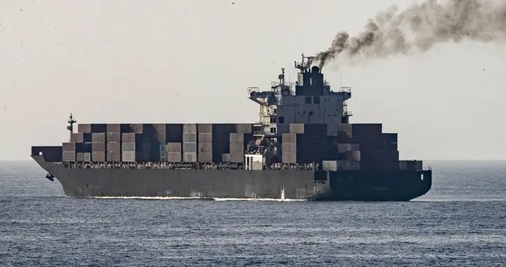 从上海出发的伊朗货轮被扣，美军要翻5000个集装箱，目标中国导弹
