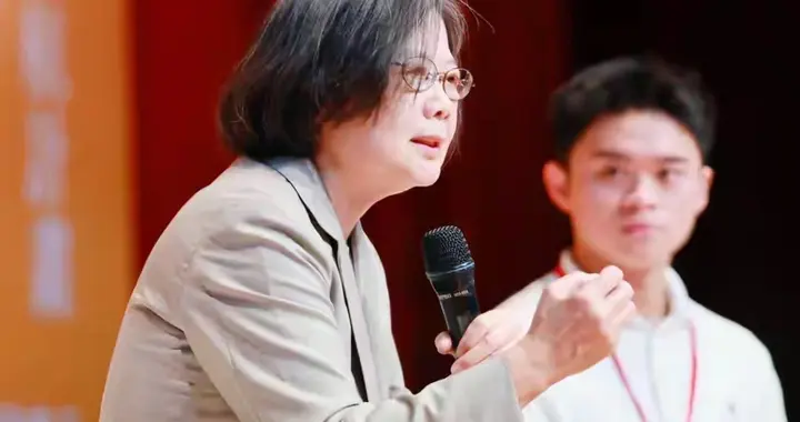 蔡英文的话反而提醒我们，收台必须速战速决，才是对全世界负责任