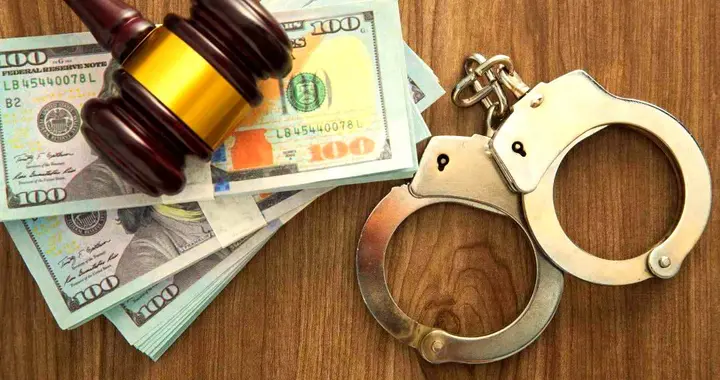 一场金融战彻底打响，中国富豪地下转移财富，5万亿恐被美国收割
