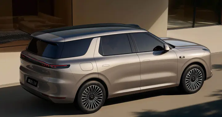 大六座SUV“8”仙过海，新王入局后，这次选谁不纠结？