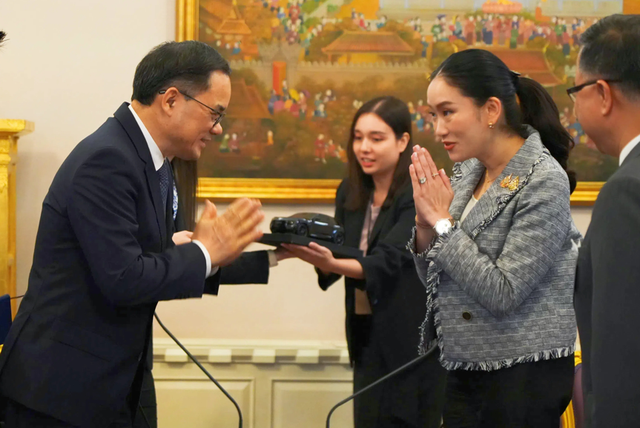 长安汽车罗勇工厂投产 朱华荣拜会泰国总理佩通坦