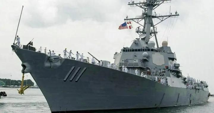 美军重兵封锁了个寂寞，26艘伊朗船溜出海峡，航母盾舰都在打盹？