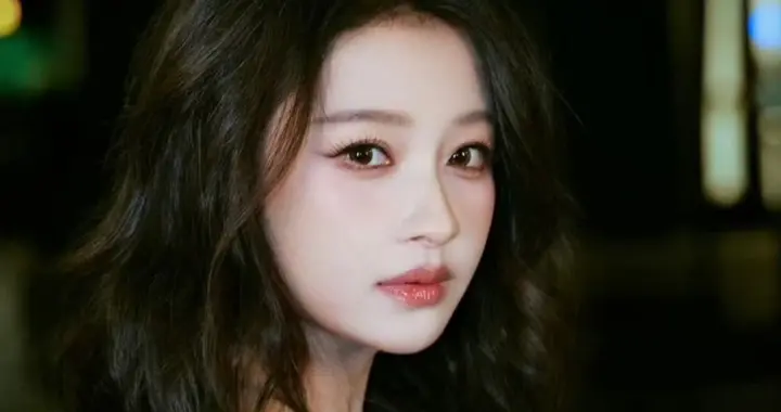 孙怡驾豪车违规发文道歉，小事放大还是“明星特权”？