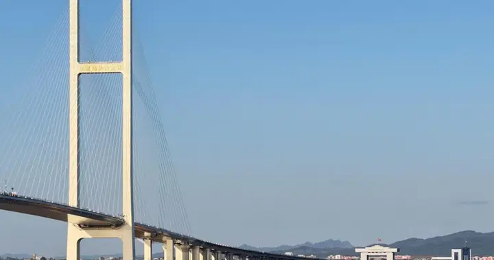 金正恩下决心开放门户，鸭绿江大桥一夜复活，俄朝已经先行一步