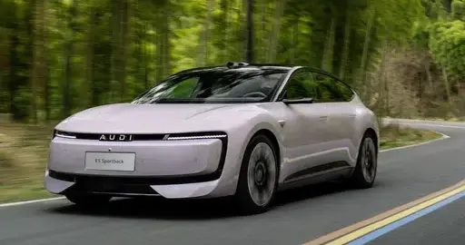 奥迪E5 Sportback降价冲量，100度电池硬刚小鹏P7i