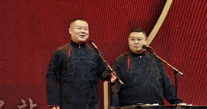 岳云鹏世界巡演吉隆坡站，全场合唱周杰伦的歌，孙越舞台神捧哏