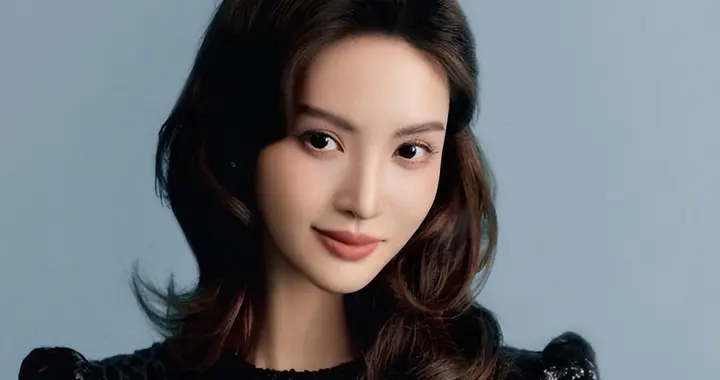 情史混乱、整容上瘾，这一次谁都救不了鼻歪嘴斜的资源咖金晨！