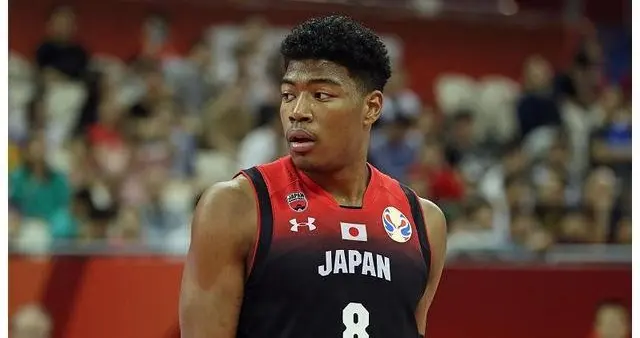 篮圈孤勇者感慨：日本双星齐聚快船！世界杯亚洲格局大变