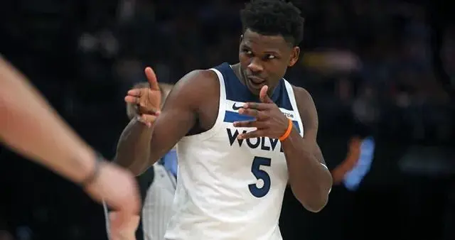 西部乱了！狼队4连胜，马刺翻车，火箭险胜，卡位战刺刀见红