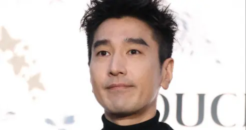 陪睡陪玩仅冰山一角，赵又廷说出行业真相，难怪不让女儿入行