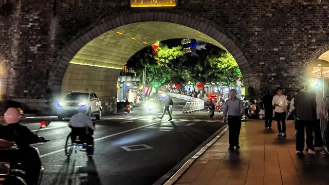 淡泊山茶：青砖驮着千