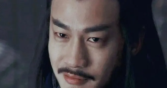 这一次，50岁何润东秒了28岁张凌赫，才懂男人刚阳硬朗的魅力