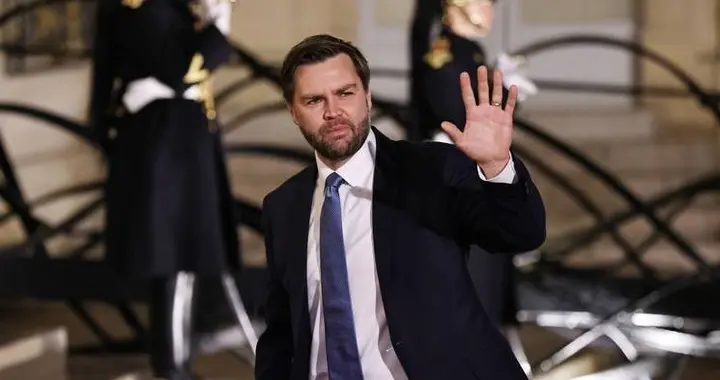 中国全面反击后，万斯痛批要对华开战的美国鹰派：你们简直疯了！