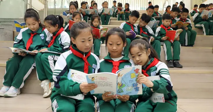 五年级孩子张口就说“谁是GAY”，这股歪风为何席卷全国校园？