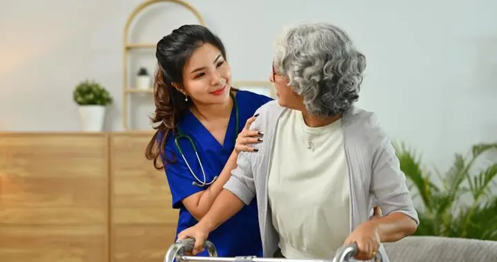 春暖时节，医生提醒骨质疏松者：宁可少晒太阳，也别做这4种动作