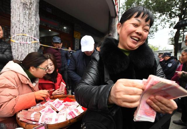 湖南30年工龄退休人注意！养老金调整倒计时，企退事退能涨多少钱