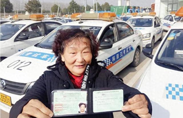 继取消年龄限制，驾驶证又迎来“2加、3减”调整，车主：太好了